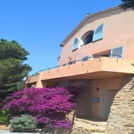 House Les Amandiers Casa de Férias Bormes-les-Mimosas